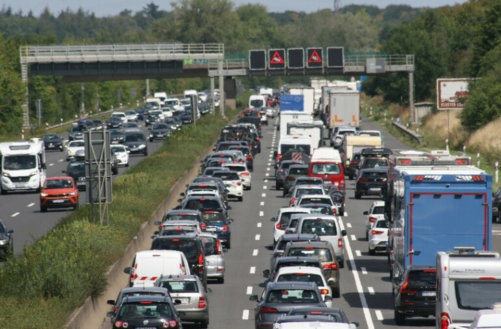 reiseverkehr nimmt fahrt auf