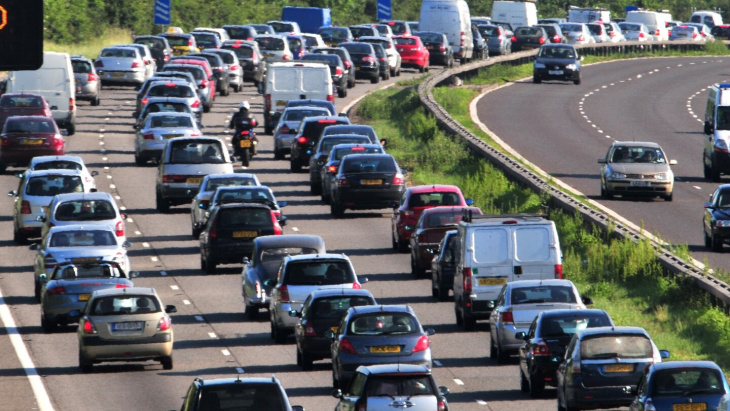 watsche für e-autofahrer: sie müssen umweltsteuer trotzdem zahlen