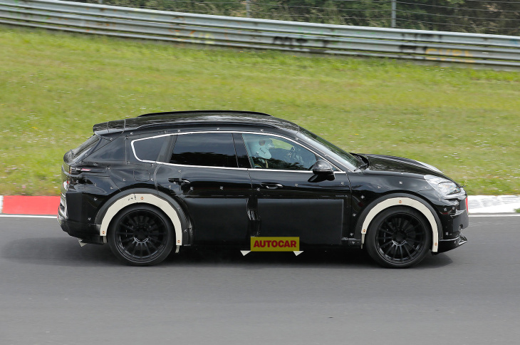 neuer vollelektrischer porsche cayenne bei testfahrten auf dem nürburgring gesichtet