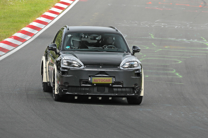 neuer vollelektrischer porsche cayenne bei testfahrten auf dem nürburgring gesichtet