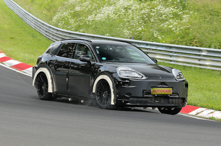 neuer vollelektrischer porsche cayenne bei testfahrten auf dem nürburgring gesichtet