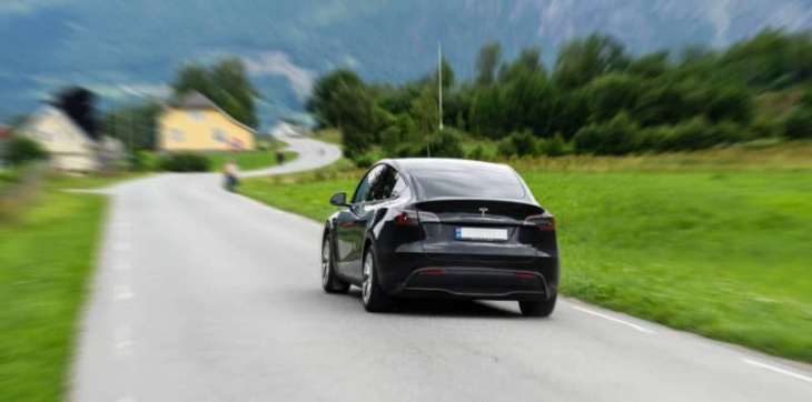 neues tesla model y gesichtet: so sieht das juniper-e-auto aus