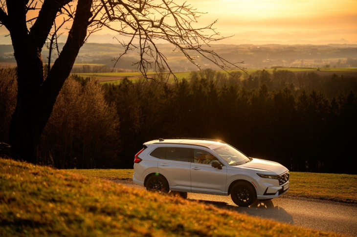 test: honda cr-v e:phev, groß in fahrt