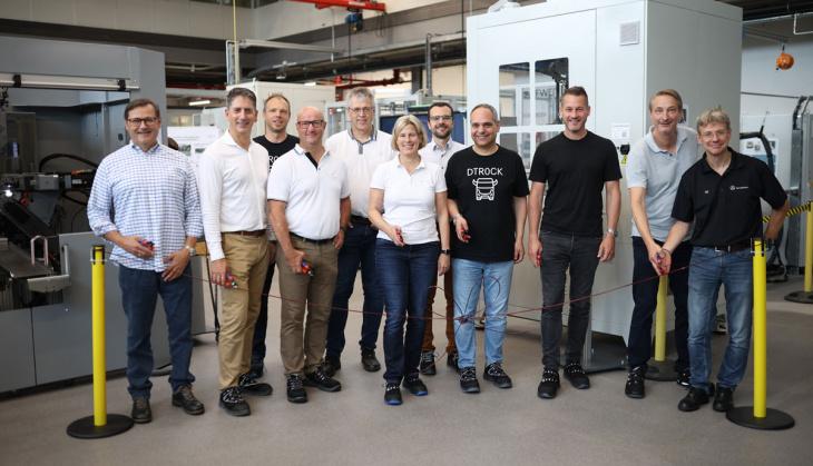 mercedes-benz trucks eröffnet „technikum“ in gaggenau