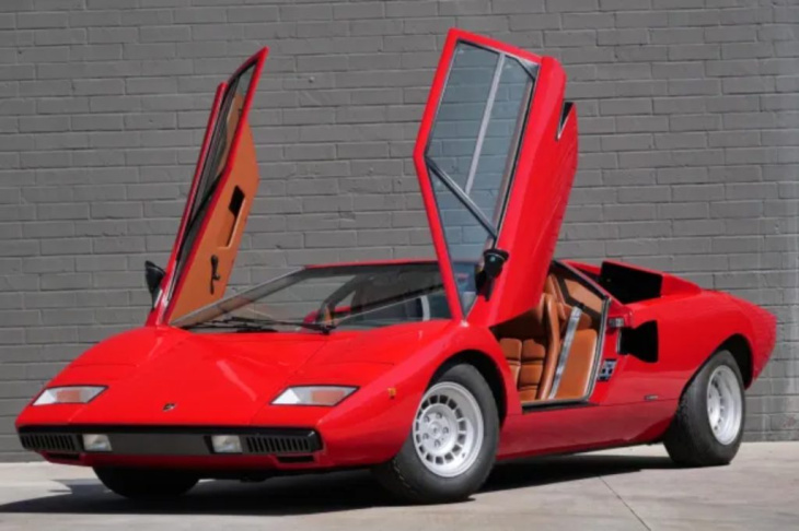 rod stewarts lamborghini countach lp400 steht zum verkauf.