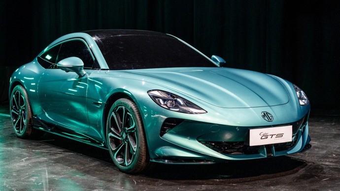 mg cyber gts: sportliches geschenk zum 100. geburtstag