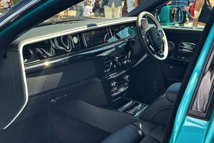 ende der fahnenstange: rolls-royce phantom ewb in diba teal