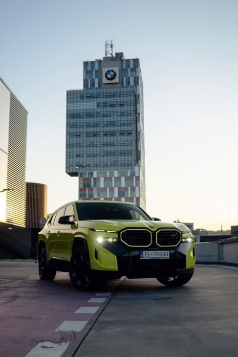 sao paulo gelb & schwarz: bmw xm 50e gibt sich angriffslustig