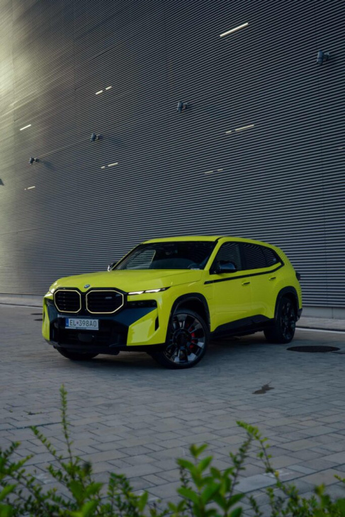 sao paulo gelb & schwarz: bmw xm 50e gibt sich angriffslustig