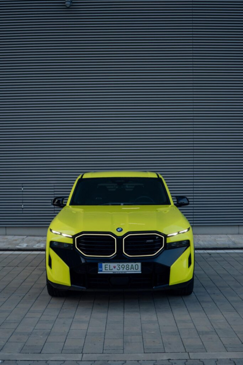 sao paulo gelb & schwarz: bmw xm 50e gibt sich angriffslustig