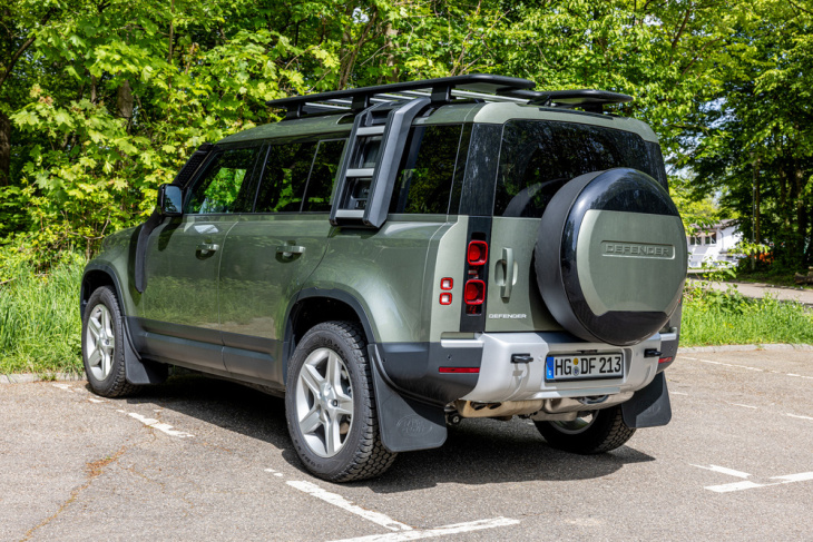 darf es etwas mehr sein? land rover defender im test