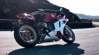 mv agusta superveloce 1000 serie oro: spitzen-motorrad zum preis von dreien