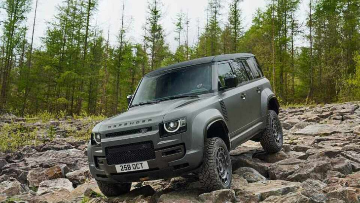 land rover defender octa: neues spitzenmodell mit 635 ps