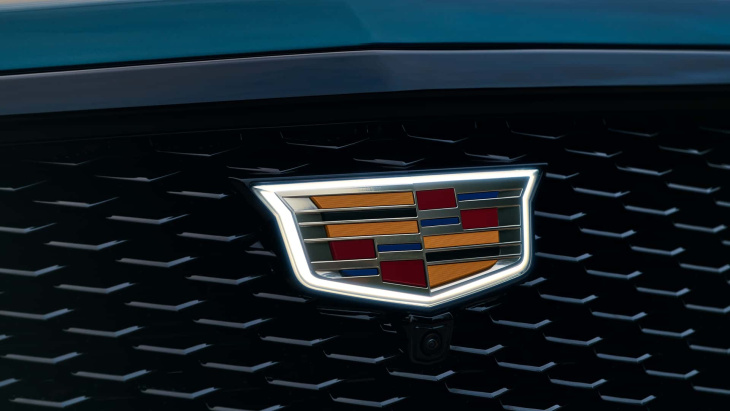 2025 cadillac escalade: der luxus-gigant in neuem glanz!