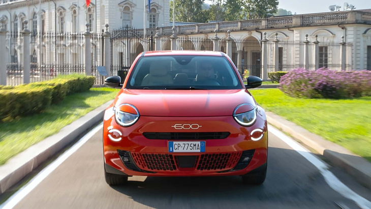 fiat 600 hybrid jetzt auch mit 136 ps im programm