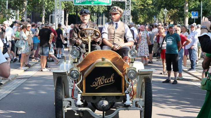 bildergalerie: die schönsten autos bei der großen oldtimer-rallye in zwickau