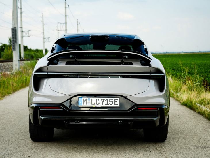 lotus eletre s im test