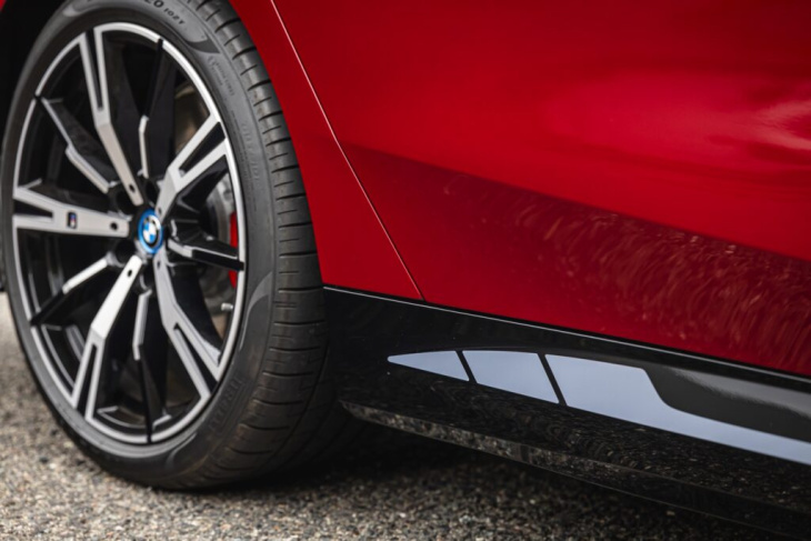 bmw i5 m60 touring: 600-ps-kombi mit m performance parts