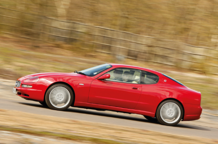 30 schöne klassische italienische coupés