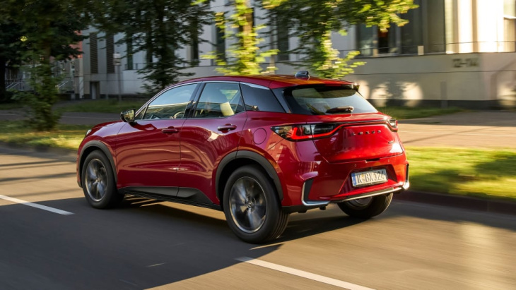 lexus lbx (2024): so kommt das neue mini-suv von lexus - kicker