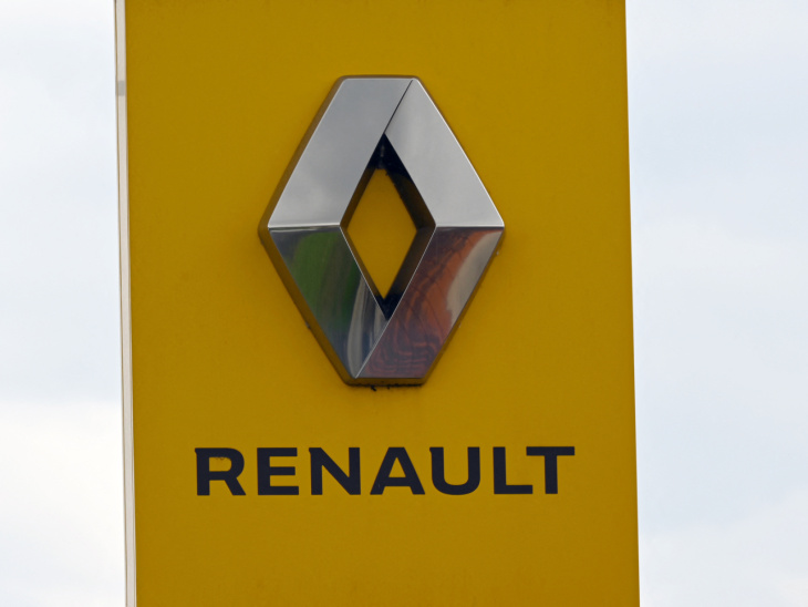 neue fahrzeuge und höhere preise verhelfen renault zu plus