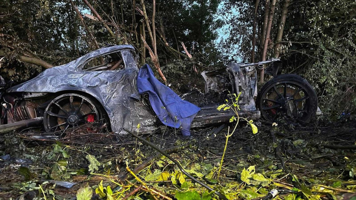 dortmund: zwei raser verbrennen in porsche nach illegalem autorennen