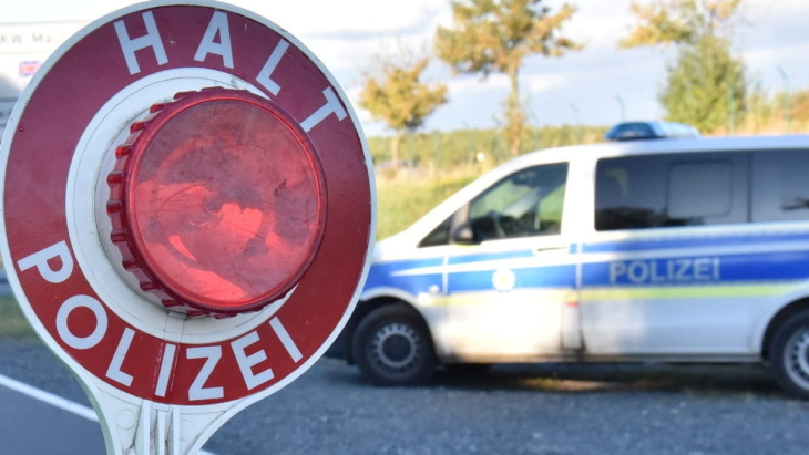 zivilfahnder schnappen auf a4 autodiebe