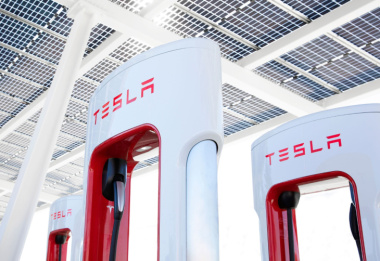 Supercharger: Tesla warnt vor „nassen Handtüchern“