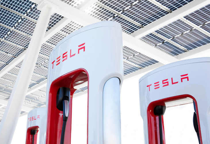 supercharger: tesla warnt vor „nassen handtüchern“