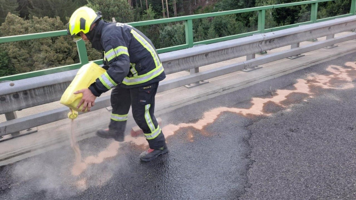 fahrzeugbrand auf der a2