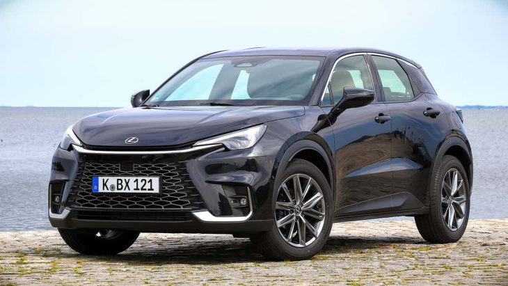 lexus lbx (2024) im test: der edle bruder des yaris cross