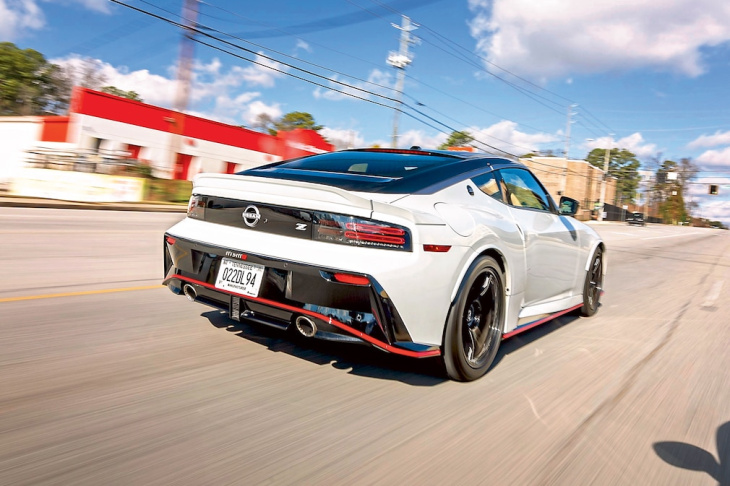 nissan z nismo vs. acura integra type s