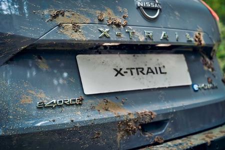 nissan macht den x-trail schmutzig