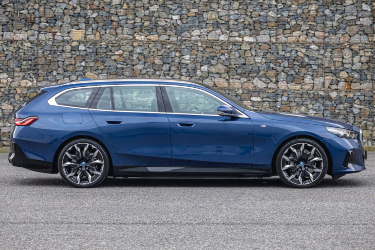 bild-vergleich: audi a6 avant e-tron 2024 trifft bmw i5 touring