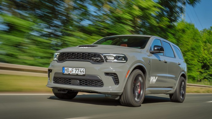 dodge durango srt hellcat: wahnsinn auf vier rädern