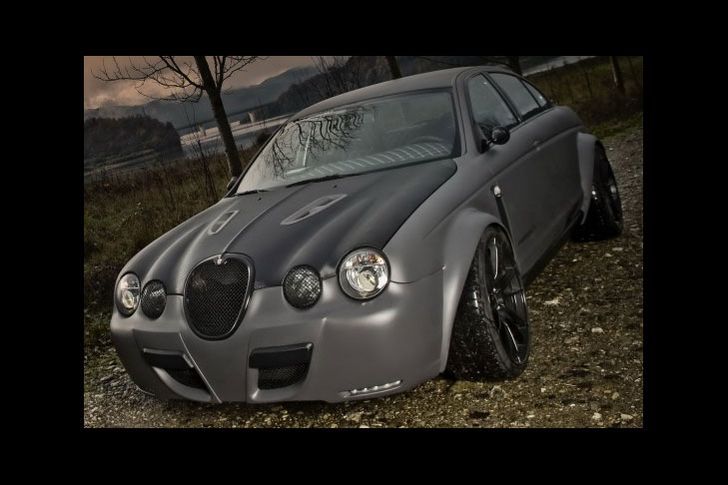 panzani design zeigt seinen jaguar s-type r panzani