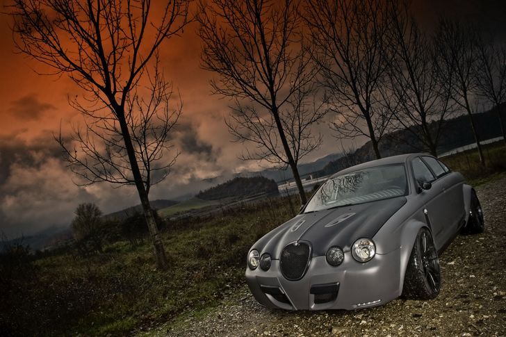 panzani design zeigt seinen jaguar s-type r panzani