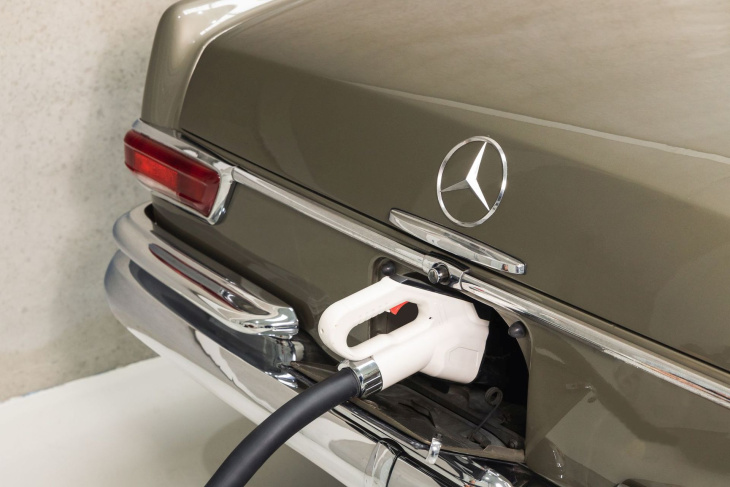 monceau elektrifiziert mercedes-oldtimer