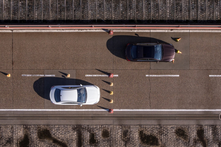 mehr als 1,6 millionen mercedes-fälschungen beschlagnahmt