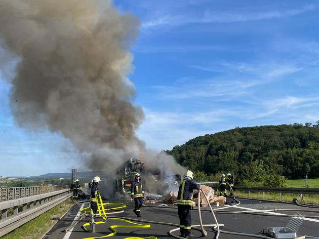 lkw brennen auf autobahn 38: fahrbahn muss saniert werden