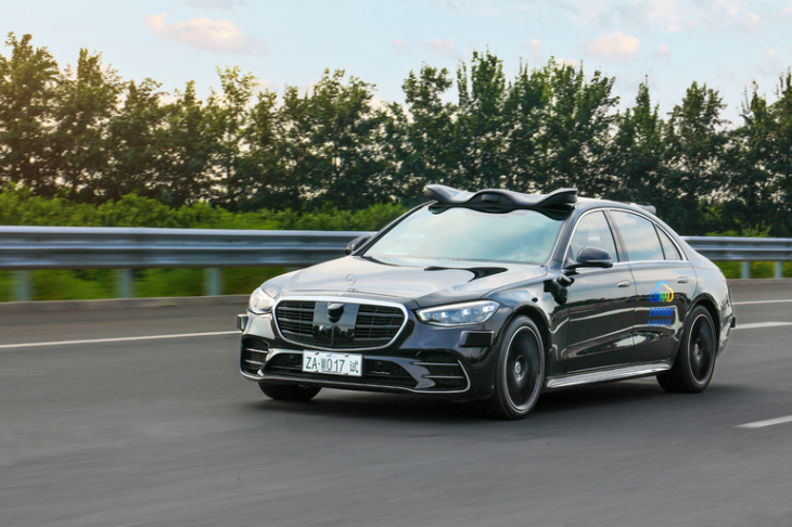 test vollautomatischer mercedes-systeme in peking