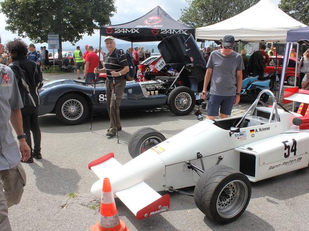 „gipfeltreffen“ am hohen peißenberg lockt oldtimer-freunde an