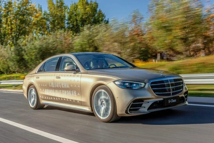 stufe 4 autonomes fahren: mercedes erhält grünes licht für tests in china.