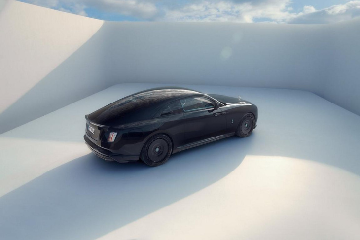 2024 spofec rolls-royce spectre: maßgeschneiderte luxus-elektromobilität