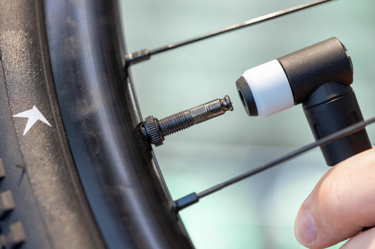 schwalbe clik valve - fahrradventil in smart