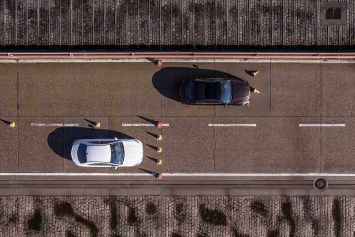 mercedes-benz hat im jahr 2023 mehr als 1,6 millionen fälschungen entdeckt.