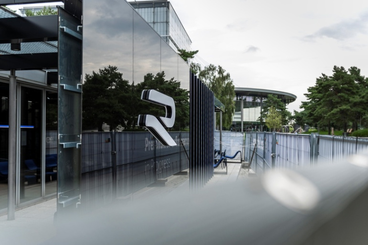 volkswagen r eröffnet eigenen pavillon in der autostadt