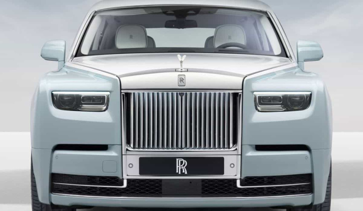 rolls-royce bringt den phantom scintilla auf den markt: limitierte auflage im wert von 2,5 millionen us-dollar mit exklusiver stickerei