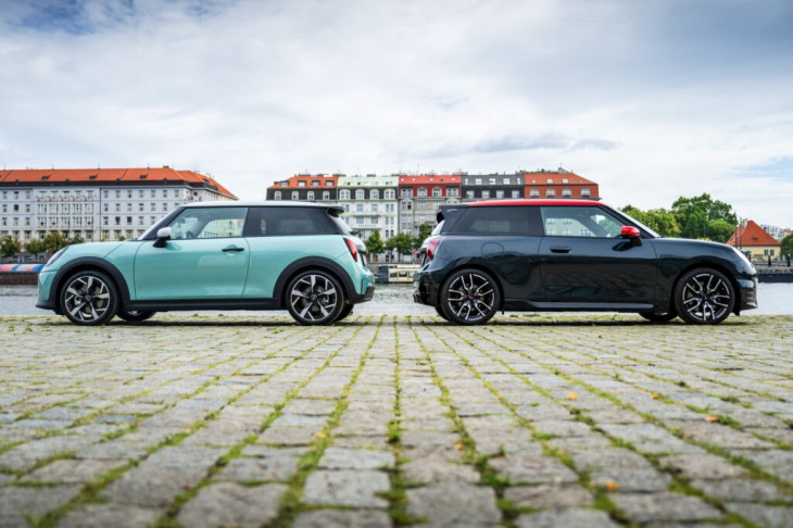 j01 trifft f66: neue mini cooper s und se im direkten vergleich