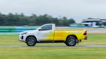 toyota hilux bev und fcev im kurztest: das doppelte gleis